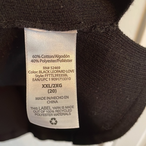 Love sweater - Picture 4 of 4